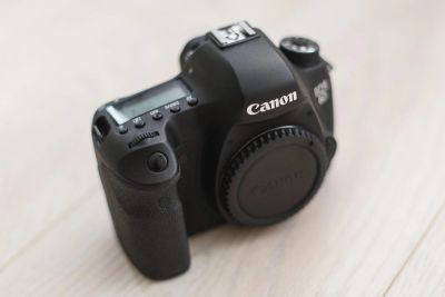 Лот: 4212588. Фото: 1. Canon EOS 6D (WG) Body. Цифровые зеркальные