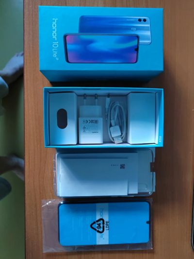 Лот: 19867585. Фото: 1. Смартфон HONOR 10 Lite (как новый... Смартфоны
