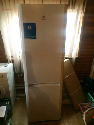 Лот: 11089826. Фото: 1. Холодильник Indesit. Холодильники, морозильные камеры