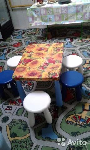 Лот: 8678039. Фото: 1. Стол и стульчики детские Икея. Столики, стулья, парты