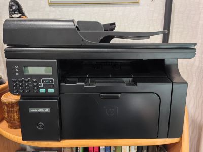 Лот: 25736771. Фото: 1. МФУ LaserJet M1212nf MFP сканер... Картриджи, расходные материалы