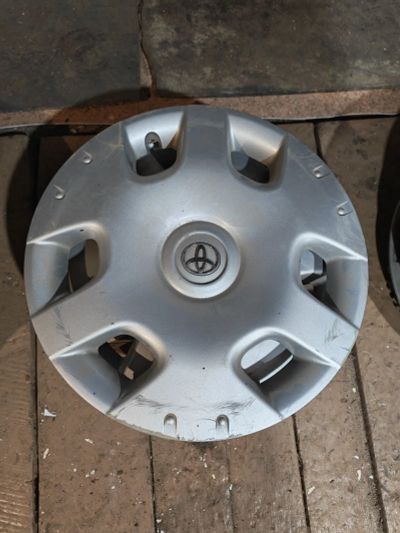 Лот: 25805729. Фото: 1. Колпак toyota. Колпаки