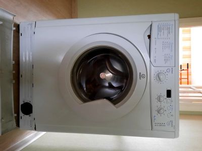 Лот: 16533067. Фото: 1. Стиральная машина Indesit iwud4105. Стиральные машины