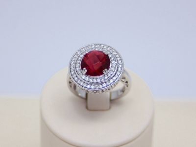 Лот: 14751367. Фото: 1. СЕРЕБРЯНОЕ КОЛЬЦО С ГРАНАТОМ И... Кольца, перстни