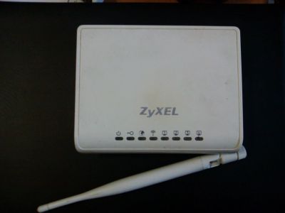 Лот: 12700517. Фото: 1. Zyxel Keenetic Lite роутер маршрутизатор. Маршрутизаторы (роутеры)
