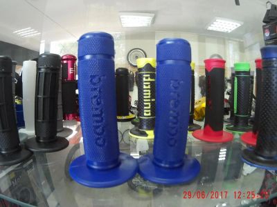 Лот: 9901266. Фото: 1. грипсы,ручки на руль 22 brembo... Запчасти