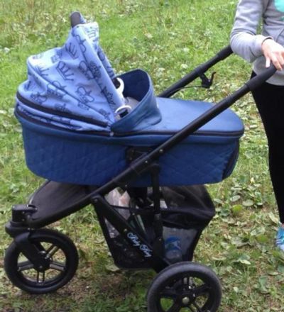 Лот: 9444034. Фото: 1. Коляска Happy Baby Laura 2 в 1. Коляски