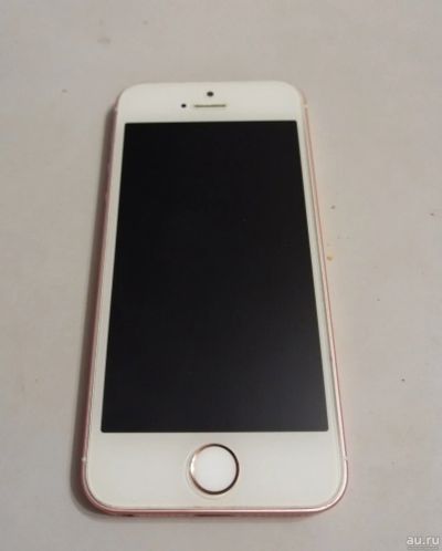 Лот: 12991776. Фото: 1. Iphone SE 16 GB Rose Gold (Розовый... Смартфоны