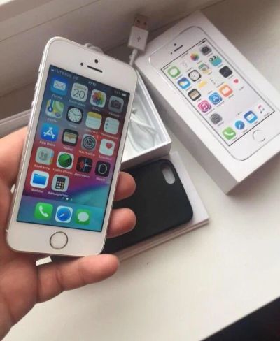 Лот: 14716238. Фото: 1. iPhone 5s 16gb. Смартфоны