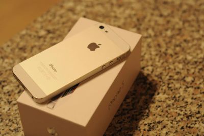 Лот: 4873324. Фото: 1. Apple iPhone 5 32gb white. Смартфоны