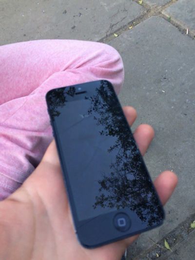 Лот: 6025633. Фото: 1. Iphone 5 gb16 black. Смартфоны