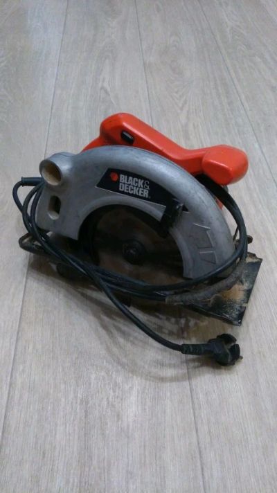 Лот: 17052919. Фото: 1. Ручная циркулярка Black&Decker... Электроинструмент