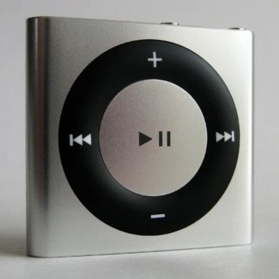 Лот: 6667185. Фото: 1. iPod shuffle space gray 2GB. Плееры