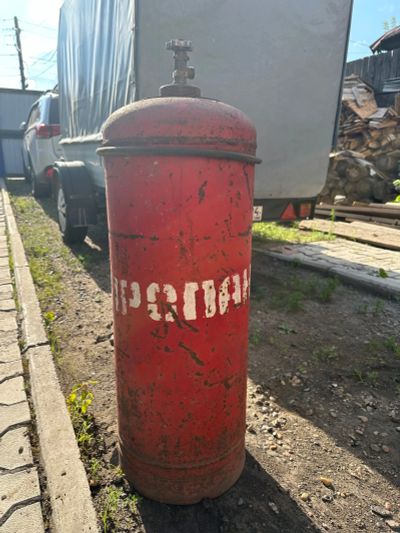 Лот: 23273132. Фото: 1. Балон из под газа, дрявый. Баллоны, газ в баллонах