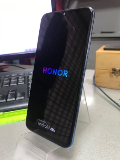 Лот: 17045454. Фото: 1. Смартфон Huawei Honor 10 lite... Смартфоны