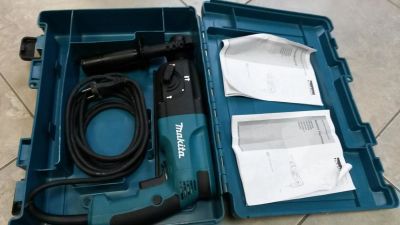 Лот: 6929302. Фото: 1. Перфоратор Makita HR2450 в кейсе... Электроинструмент