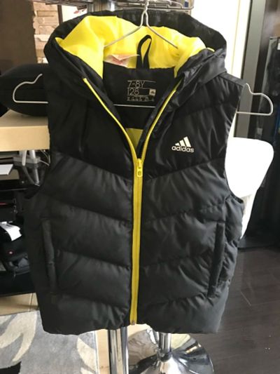 Лот: 8412183. Фото: 1. Жилет adidas. Верхняя одежда