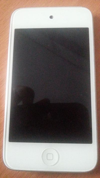Лот: 4294080. Фото: 1. Apple Ipod touch 4 8gb белый. Плееры