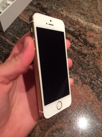 Лот: 6692497. Фото: 1. Продам iPhone 5s gold 16gb LTE... Смартфоны