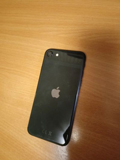 Лот: 18168350. Фото: 1. iPhone SE 2020. Смартфоны
