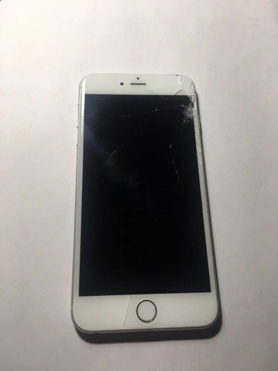 Лот: 9906038. Фото: 1. Iphone 6 plus 16 Gb (разбит дисплей... Смартфоны