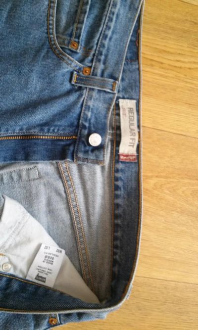 Лот: 7568666. Фото: 1. Джинсы Levi's модель 505 оригинал. Брюки, джинсы, шорты