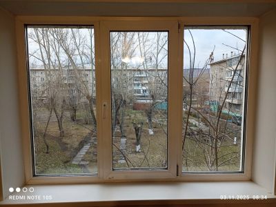 Лот: 25899038. Фото: 1. Окно пластиковое трехстворчатое. Окна, балконы