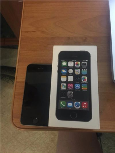 Лот: 10776474. Фото: 1. Iphone 5S. Смартфоны