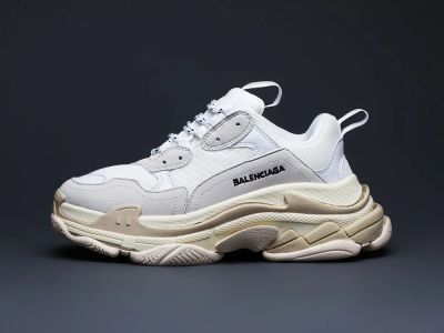 Лот: 14028175. Фото: 1. Кроссовки Balenciaga Triple S... Кеды, кроссовки, слипоны