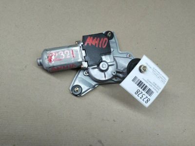 Лот: 21402664. Фото: 1. моторчик заднего дворника Toyota... Двигатель и элементы двигателя