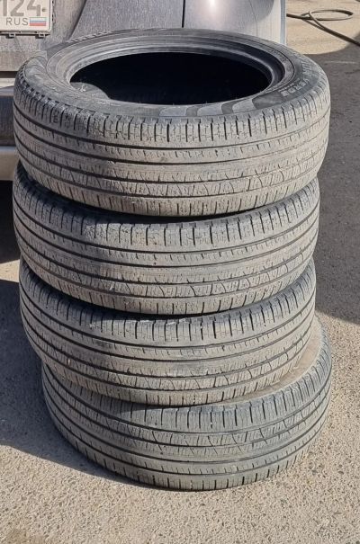 Лот: 25337195. Фото: 1. Шины летние 215/60R17, весьма... Шины
