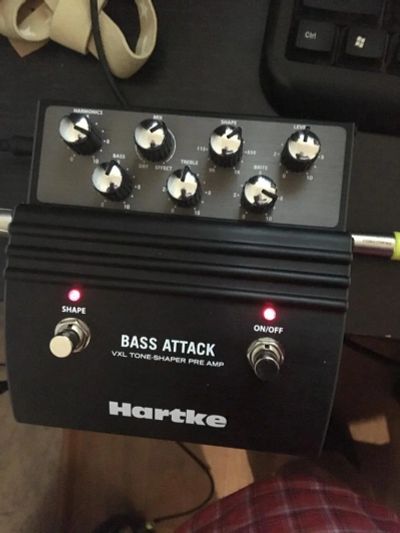 Лот: 14977406. Фото: 1. Бас-гитарный преамп Hartke Bass... Гитарные эффекты и комбоусилители