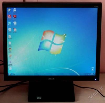 Лот: 2282648. Фото: 1. Монитор Acer V173 17" с глюком. ЖК-мониторы