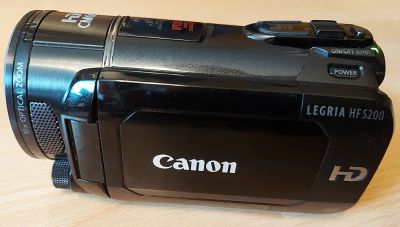 Лот: 17394447. Фото: 1. Видеокамера Canon Legria HF S200. Видеокамеры