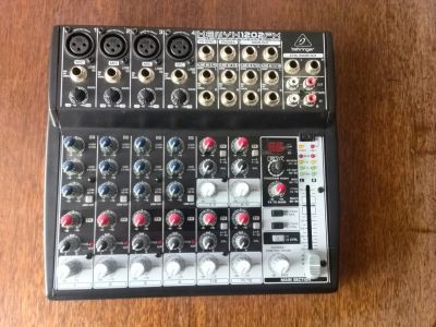 Лот: 6445697. Фото: 1. Микшерный пульт Behringer XENYX... Микшеры, предусилители, микрофонные эффекты