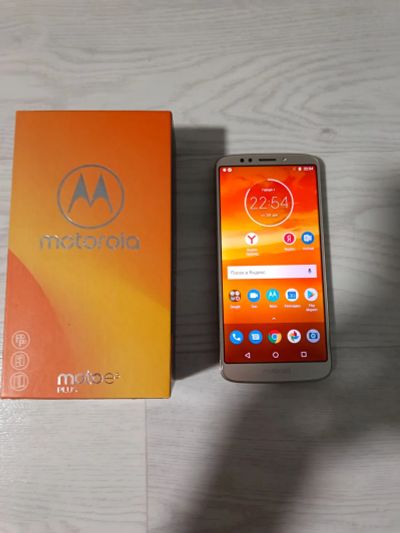 Лот: 25517778. Фото: 1. Смартфон Motorola E5 plus gold. Смартфоны