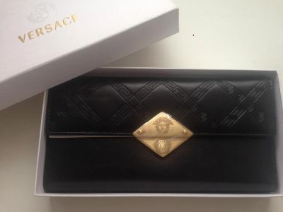 Лот: 8797236. Фото: 1. Кошелек Versace черный натуральная... Бумажники, кошельки, портмоне