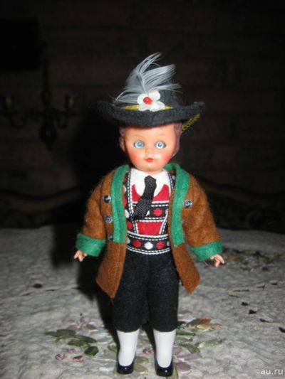 Лот: 17372131. Фото: 1. Кукла мальчик в национальном баварском... Куклы и аксессуары