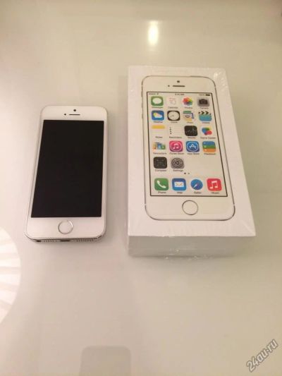 Лот: 5533702. Фото: 1. iPhone 5s Silver 16Gb. Смартфоны