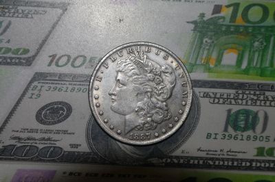Лот: 4853595. Фото: 1. США 1 доллар 1887 год Morgan Dollar... Америка