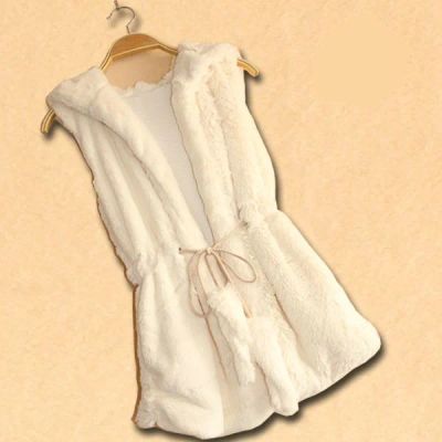 Лот: 3317089. Фото: 1. Мягкий лёгкий жилет из искусственного... Верхняя одежда