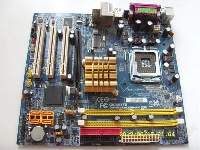 Лот: 2230279. Фото: 1. MB Gigabyte GA-8I945GZME-RH, снята... Материнские платы
