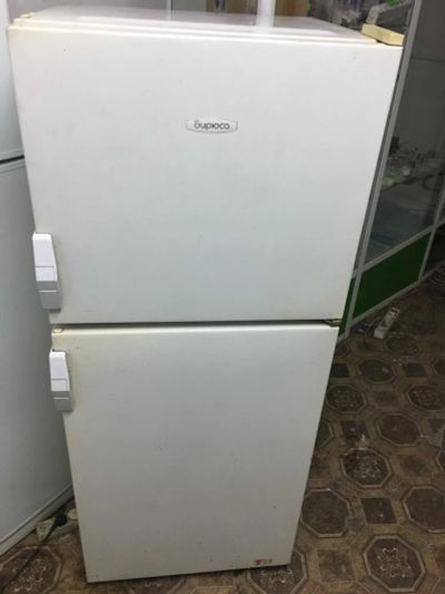 Лот: 10445683. Фото: 1. Б/у бытовой холодильник бирюса... Холодильники, морозильные камеры