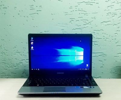 Лот: 12427666. Фото: 1. Ноутбук Samsung NP-300E4A-A01RU. Ноутбуки