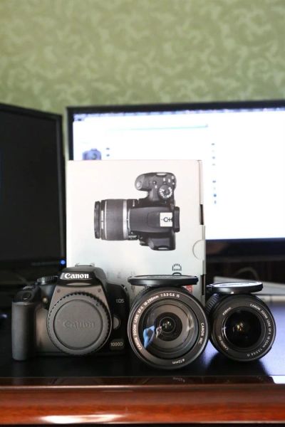 Лот: 3029033. Фото: 1. Canon EOS 1000D + 18-55mm f/3... Цифровые зеркальные