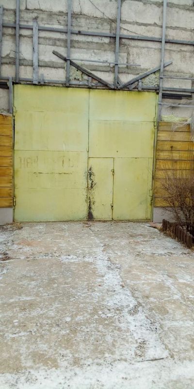 Лот: 4988371. Фото: 1. ворота гаражные с калиткой большие... Ворота, заборы, шлагбаумы