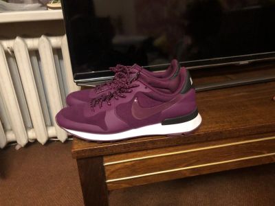 Лот: 13204948. Фото: 1. кроссовки Nike женские (одеты... Кеды, кроссовки, слипоны