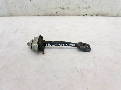 Лот: 25404507. Фото: 1. ограничитель двери Skoda Octavia... Кузов