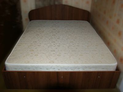 Лот: 6580087. Фото: 1. Двуспальная кровать с матрасом. Кровати