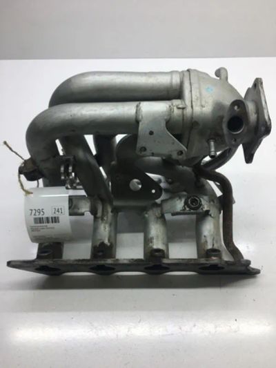 Лот: 20375884. Фото: 1. Коллектор впускной Mitsubishi... Двигатель и элементы двигателя